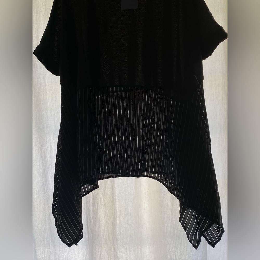 Black top NWT.